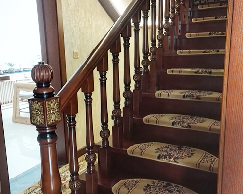 你知道怎么去选择实木楼梯吗？
