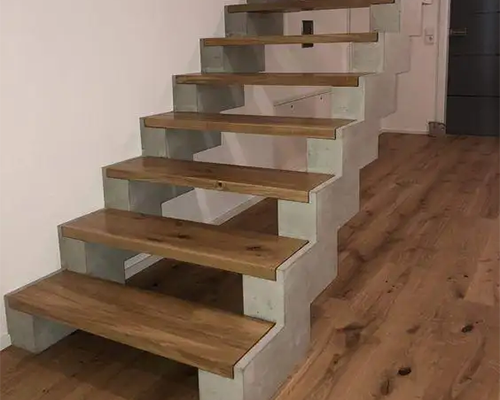 实木楼梯踏板厂家：实木楼梯的性能、结构和设计形式